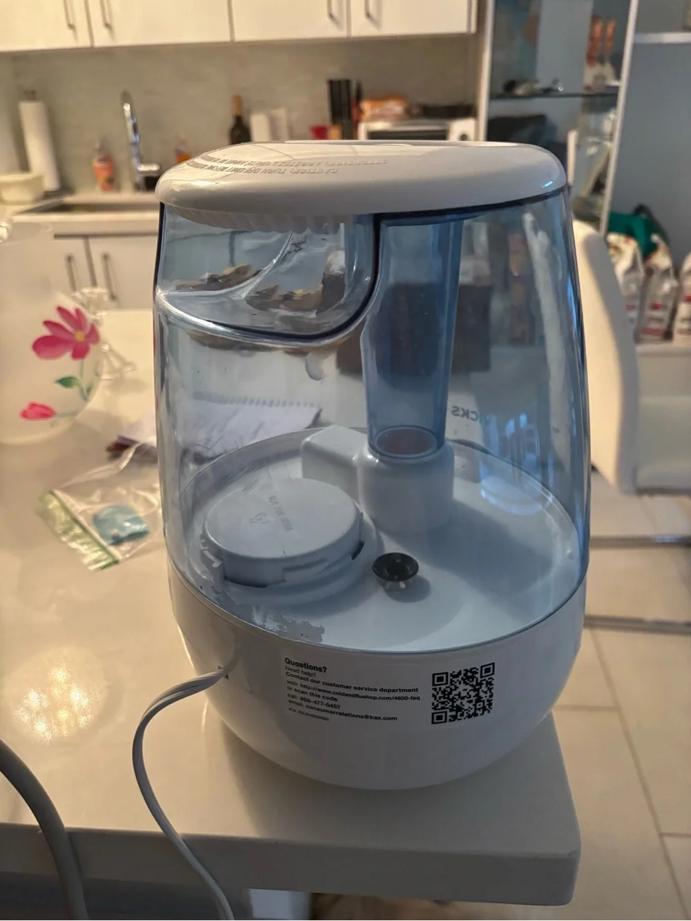 Cool Mist Ultrasonic Humidifier in White and Clear Blue